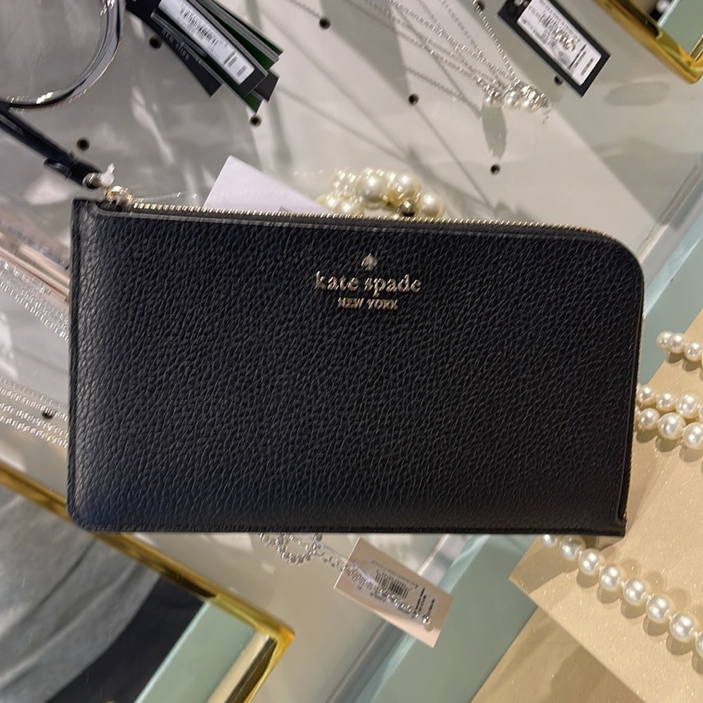 Kate Spade Medium Lucy L-Zip Wristlet Pebble Leather 
COLOR:
Black 
NWT - Picture 8 of 16
